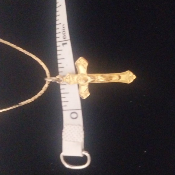 Gold cross pendent - Picture 6 of 6